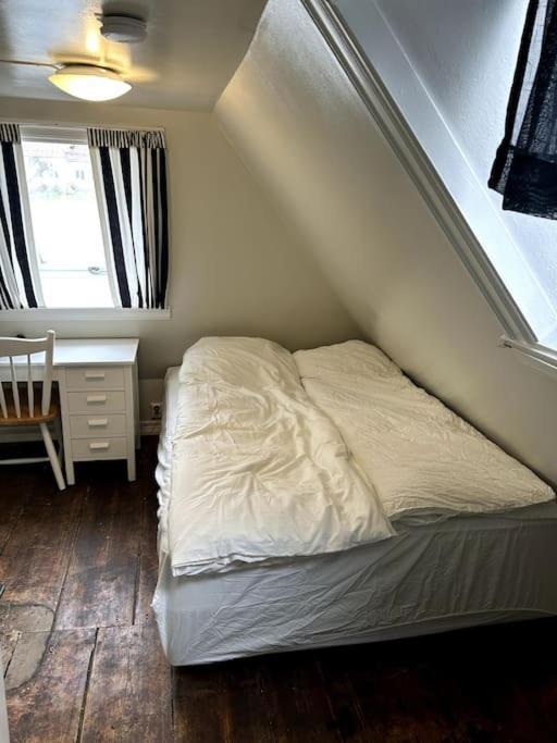 Cozy Apartment In Popular Street Bergen Buitenkant foto